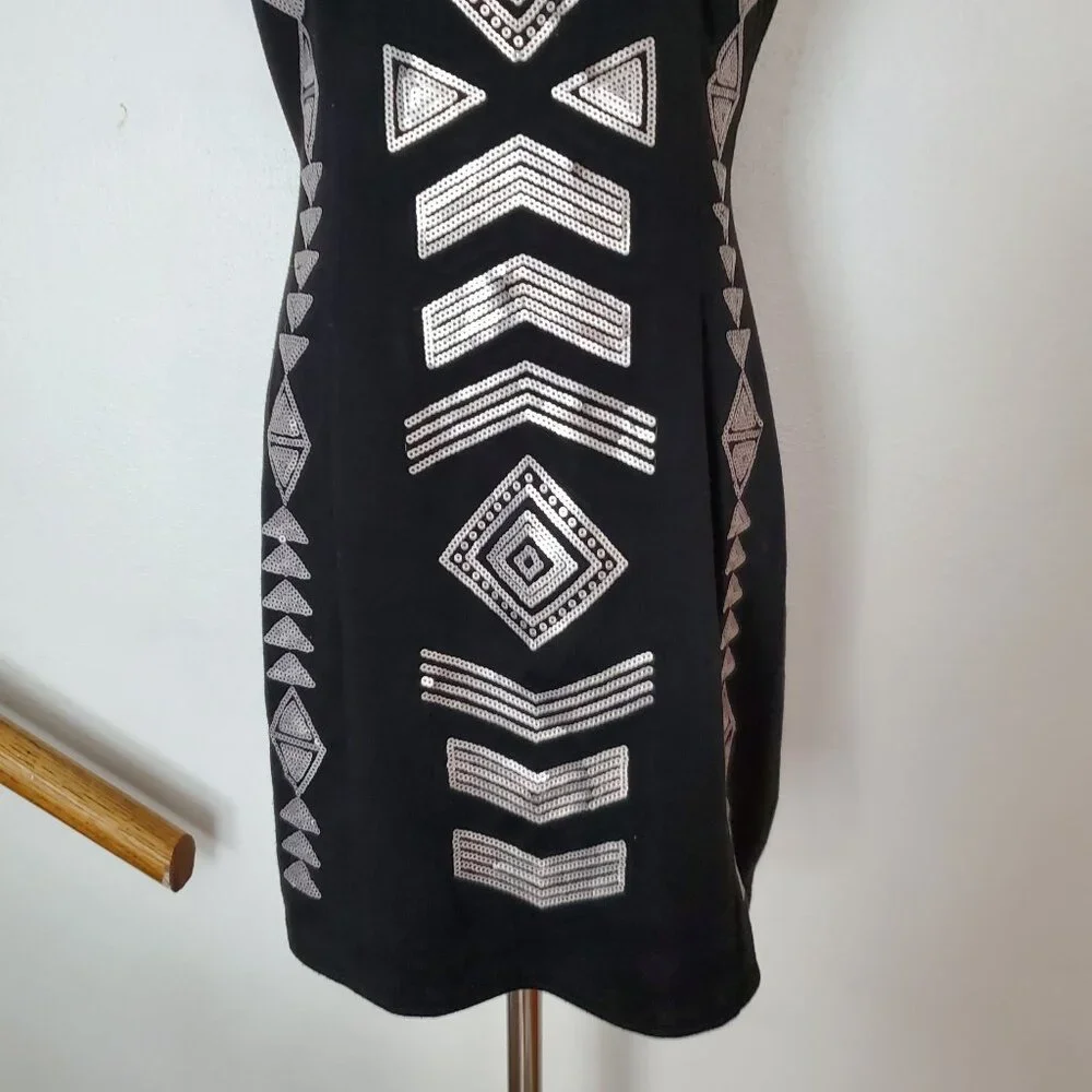 Design Lab Black Sleeveless Dress Large Geometric Tribal Print Partial Open Back - Picture 3 of 11